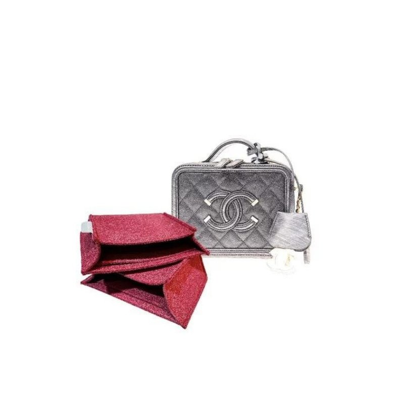 內袋 Bag Organizer Chanel CC FIligree Vanity Case (M) 21cm - 化妝包/收納袋 - 其他材質 多色