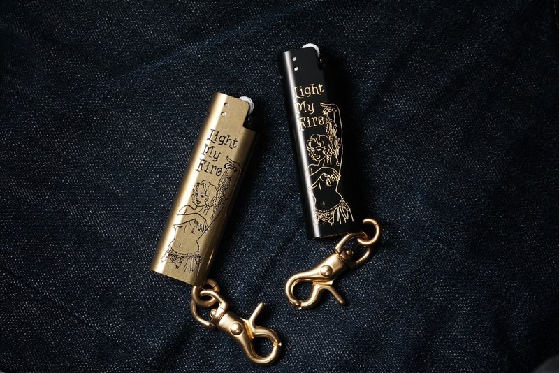 Bronze lighter cover-Japanese MiWA ROCK & BBDW joint limited edition - ที่ห้อยกุญแจ - ทองแดงทองเหลือง สีดำ