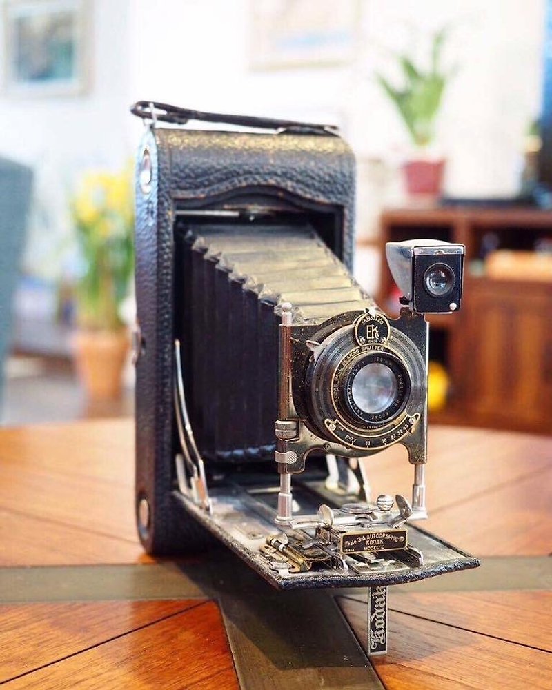 Large antique kodak snake belly camera with leather JS - Items for Display - Other Metals Black