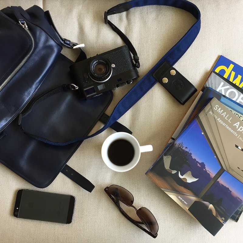 Camera Lift-Strap--專為旅行設計的相機背帶--帆布深藍 - 菲林/即影即有相機 - 棉．麻 藍色