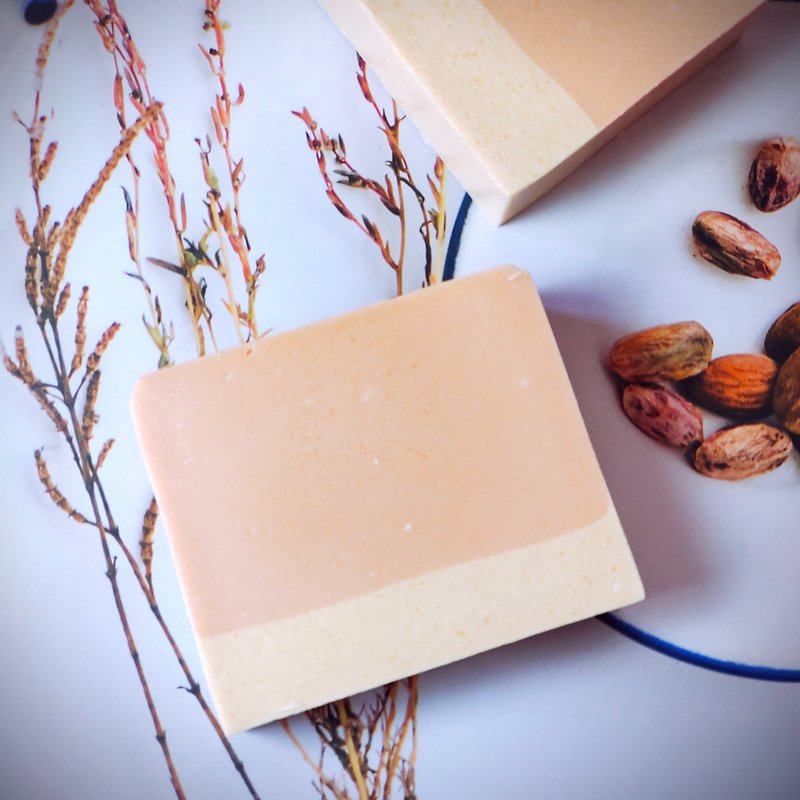 【Mother's Day】Nectar Fragrance Sweet Apricot Milk Handmade Soap - Soap - Other Materials Pink