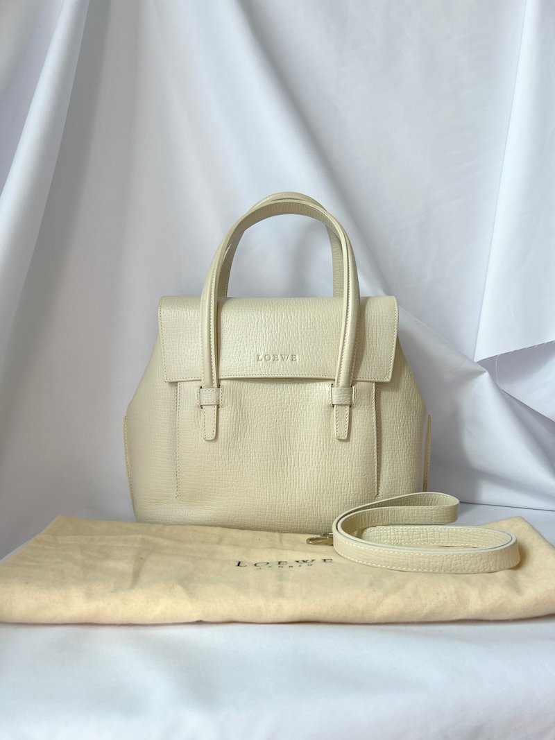 LOEWE 2 WAY HANDBAG off-white handbag handbag side backpack crossbody bag Japanese second-hand - Messenger Bags & Sling Bags - Genuine Leather White