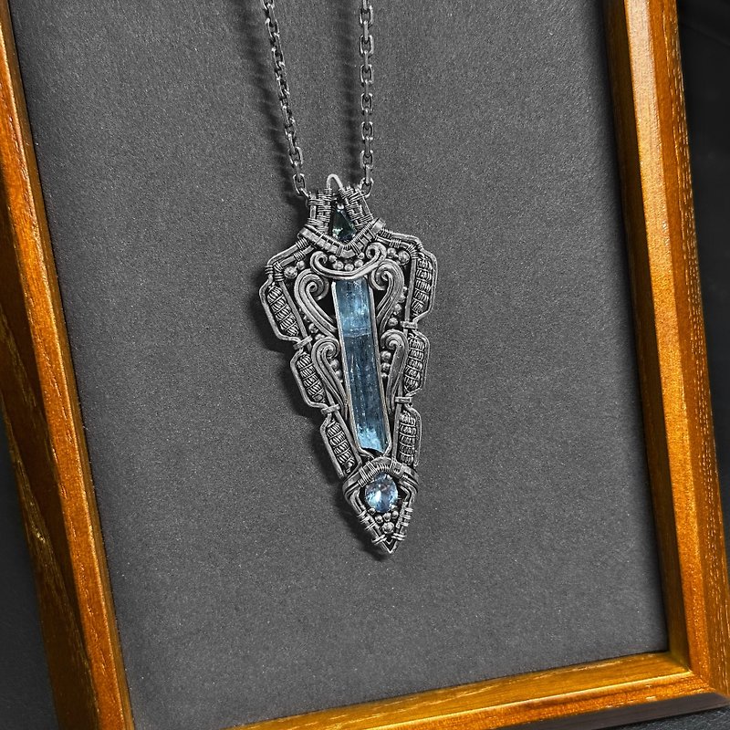 Silver Fern Spear Aquamarine Sapphire Sterling Silver Necklace - สร้อยคอ - เครื่องเพชรพลอย สีน้ำเงิน