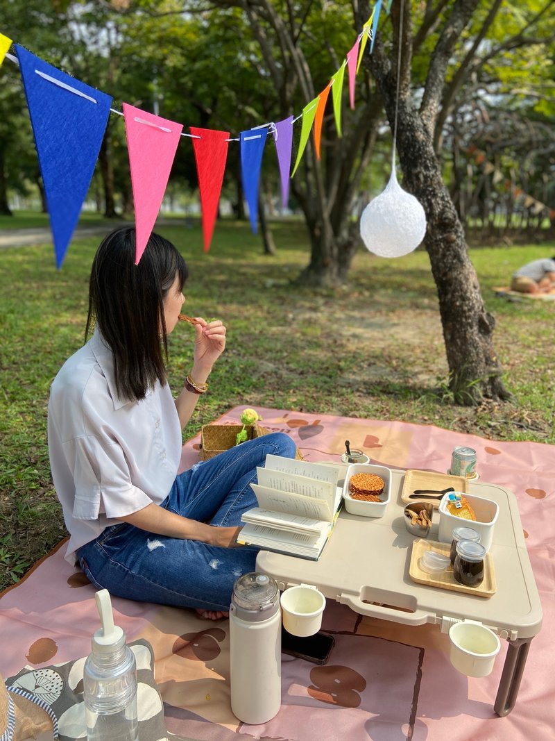 Va.outdoor Taiwan aesthetic thick waterproof picnic mat - ชุดเดินป่า - วัสดุอื่นๆ หลากหลายสี