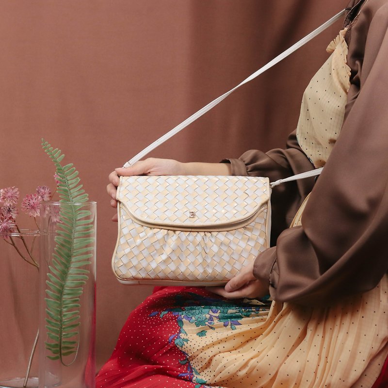 BALLY antique bag 004 white side backpack woven leather [Tsubasa.Y vintage house] - กระเป๋าแมสเซนเจอร์ - หนังแท้ ขาว
