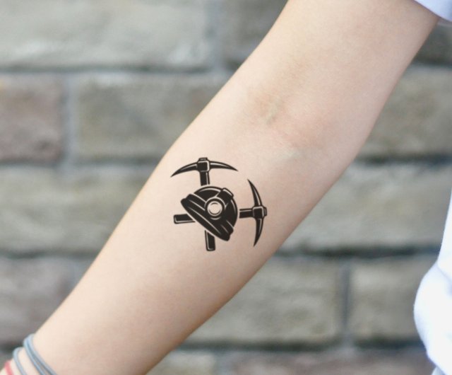 ex minimal hand up work design not mine tattoo tattooart tattoos  tattuagem tatuajes tattooturkey istanbul  Instagram