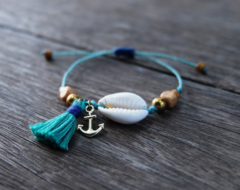 Sea shell with anchor and teal green blue tassel beach bracelet - 手鍊/手鐲 - 聚酯纖維 綠色