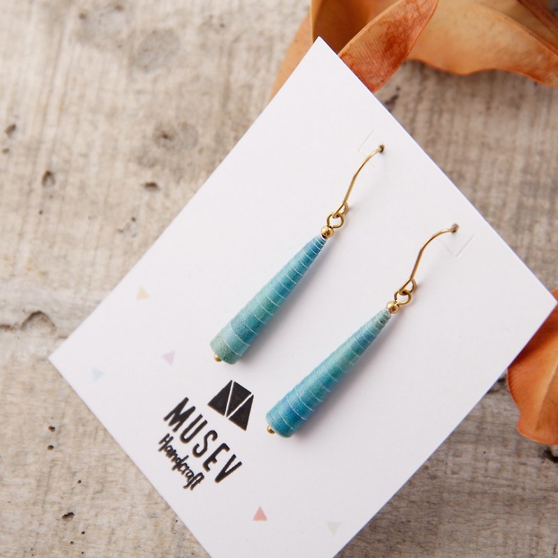 [small roll paper hand made / paper art / jewelry] lake green gradient paper beads awl earrings - Earrings & Clip-ons - Paper Blue