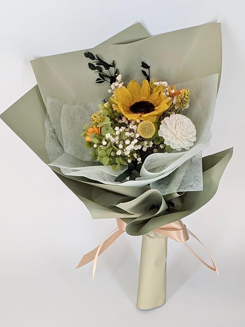 畢業季主題花卉 綠色系畢業花束/永生向日葵擴香索拉乒乓菊花束 - 乾燥花/永生花 - 植物．花 