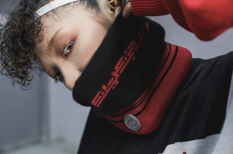 .67ARROW ROLLING_EYEZ NECK WARMER_圍脖圖騰 保暖防寒 黑色紅色 - 圍巾/披肩 - 棉．麻 黑色