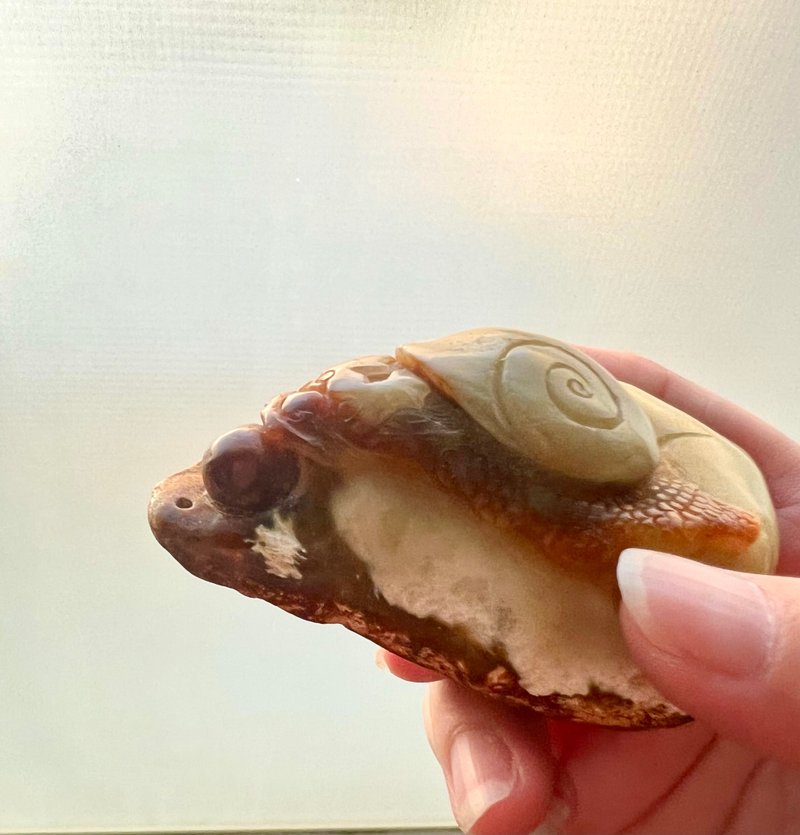 安家-天然玉石王籽料蝸牛擺件/安居樂業/收藏/新家/禮物 - 擺飾/家飾品 - 玉石 黃色