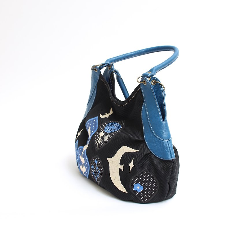 Embroidery from the sky · Granny bag - Messenger Bags & Sling Bags - Polyester Black