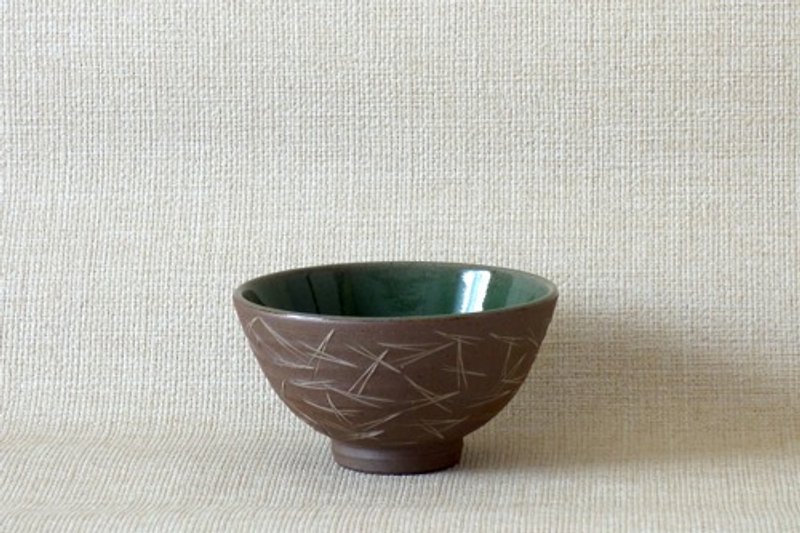 Inlaid celadon glazed bowl - ถ้วยชาม - ดินเผา สีเขียว