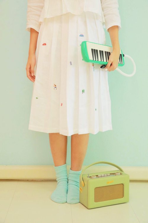 上へ登ろう - 白色リンネ生地手刺繍入りスカート - ロング・マキシ丈 Keep Climb Skirt