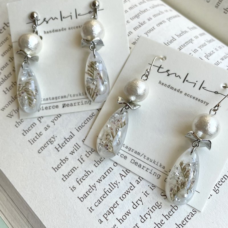 Silver dangle pressed flower earrings/dry flower earrings/Japanese resin/hand made jewelry/ Clip-On/ear pins - ต่างหู - เรซิน 
