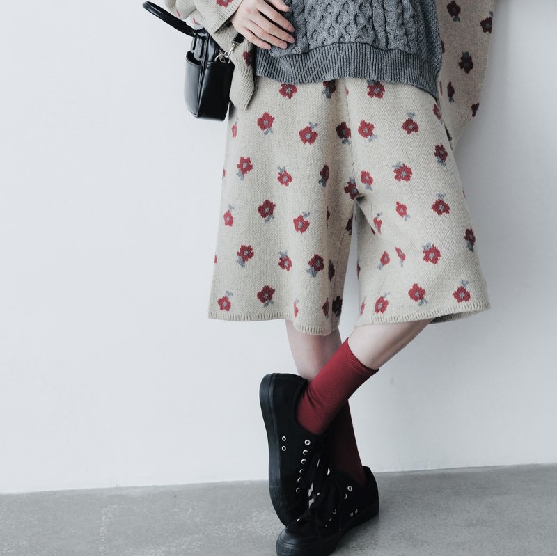 Little red flower retro wool pants/shorts and shorts - Women's Shorts - Other Materials Multicolor