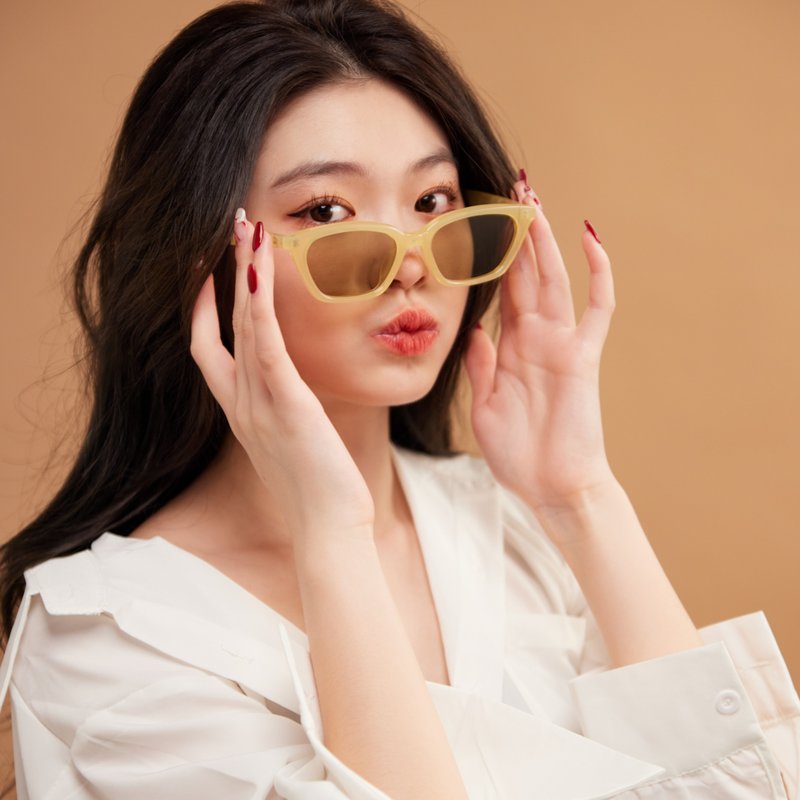 Mid-frame fashionable sunglasses│Thurday - Light Sulfur - Glasses & Frames - Resin Yellow