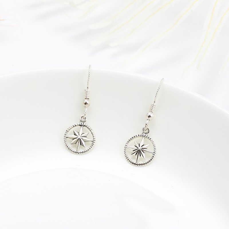 Lucky Compass love, hope s925 sterling silver earrings (changeable ear clips) - ต่างหู - เงินแท้ สีเงิน