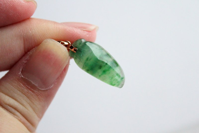 Journal-Little Chili Ice Spicy Green Pure Natural Jade (Burma Jade) 18K Gold Clavicle Necklace Pendant - สร้อยคอ - เครื่องเพชรพลอย 