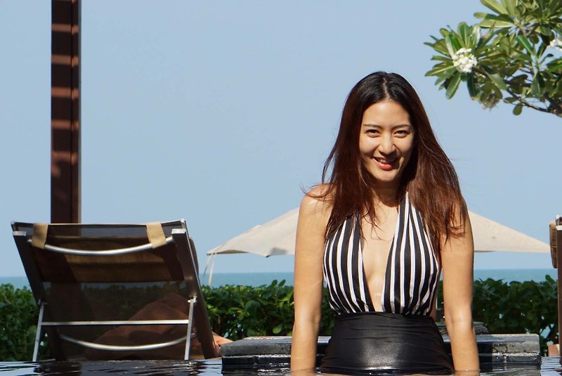 Hot Summer : stripe b&w sexy swimsuit - อื่นๆ - วัสดุอื่นๆ สีดำ