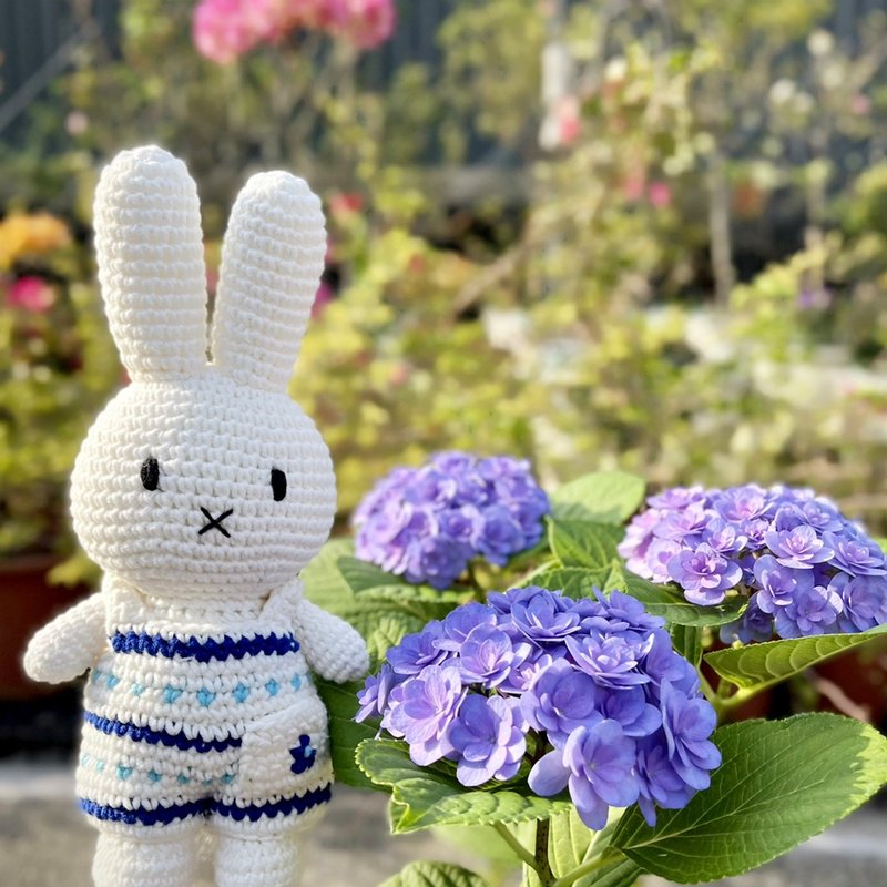 荷蘭 Just Dutch | Miffy 米飛兔 和她的新款台夫特藍吊帶褲 - 公仔模型 - 棉．麻 白色