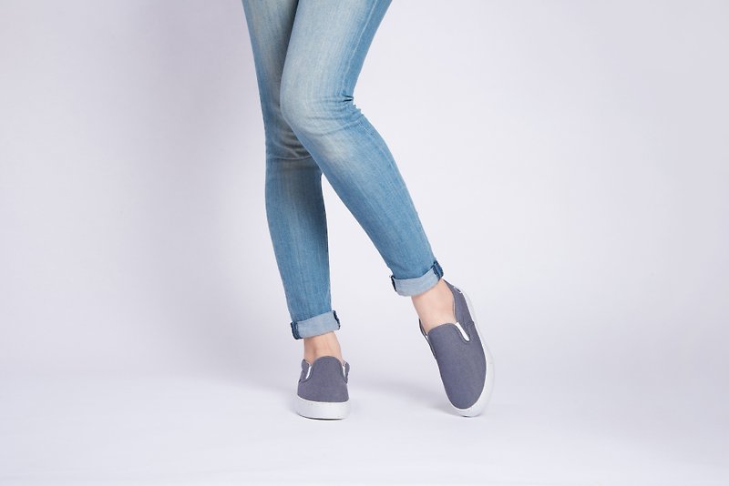 French eco-shoes SLIP-ON   JEANS BLUE   Recycled PET fabrics (upcycle, durable, - รองเท้าลำลองผู้หญิง - วัสดุอีโค สีน้ำเงิน