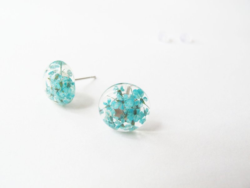 * Rosy Garden * light blue Queen Annes lace flower resin earrings - Earrings & Clip-ons - Plastic Blue