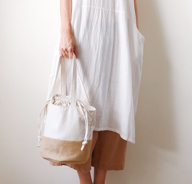 Natural Linen| Stitched Cotton Basket Bag Shoulder Carry - กระเป๋าถือ - ผ้าฝ้าย/ผ้าลินิน ขาว