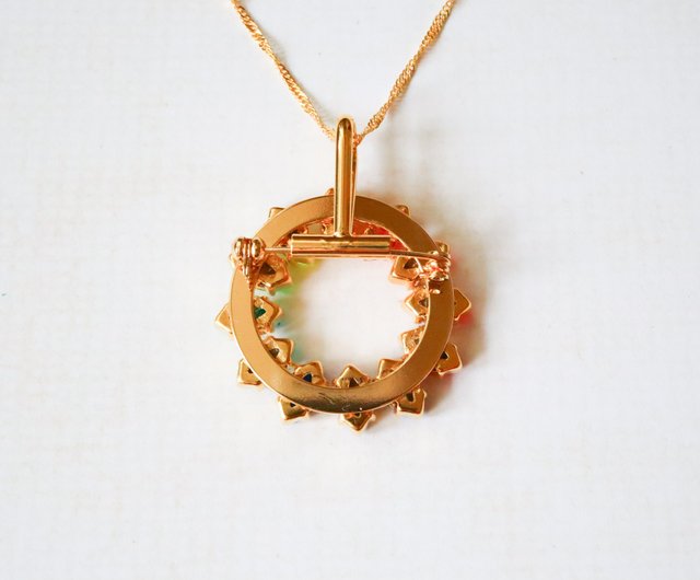 アンバーカラー雫型フラワー 虹色 ネオンブルー ビジュー ブローチと他1点 アンバーカラー雫型フラワー 虹色 ネオンブルー ビジュー ブローチと他1点