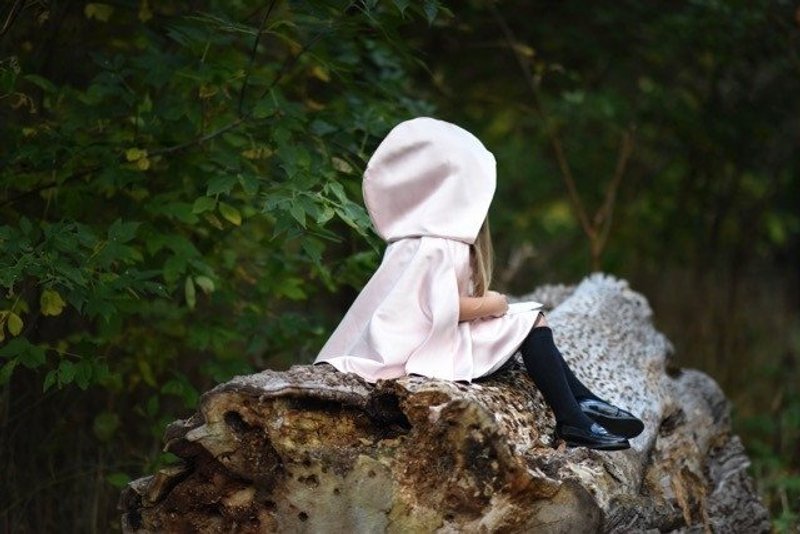 Dolly double-sided cloak (pink/black) - อื่นๆ - วัสดุอื่นๆ สึชมพู