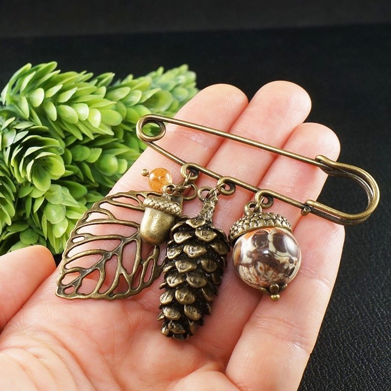 Brown Beige Red Jasper Acorn Pine Cone Leaf Forest Woodland Jewelry Pin Brooch - เข็มกลัด - เครื่องประดับพลอย สีนำ้ตาล