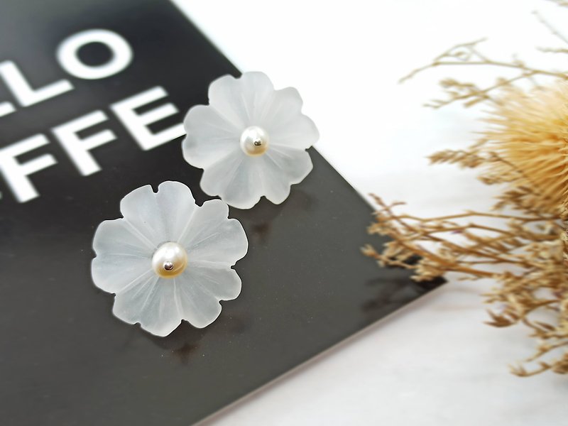 earring. Natural Matte White Crystal Pearl Petals*Pure Silver Ear Pins*Earrings - ต่างหู - คริสตัล ขาว