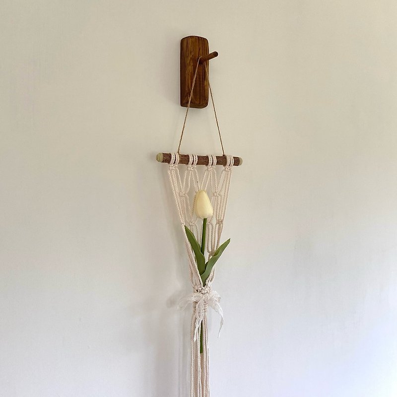 tulip macrame Set, wall deco, wall hanging - 牆貼/牆身裝飾 - 棉．麻 白色