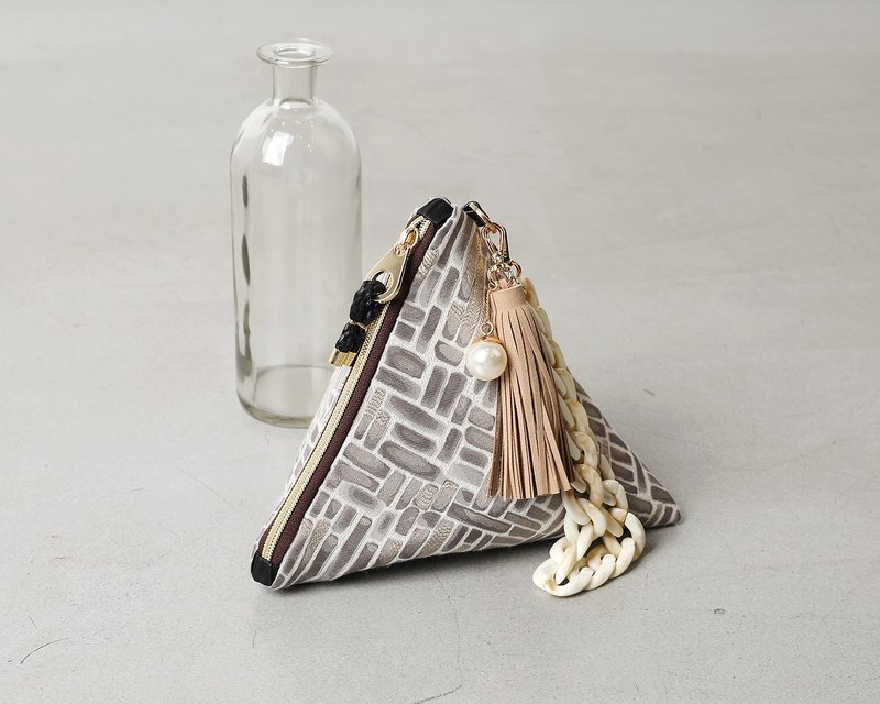 Romantic brick triangular clutch pouch bag - 化妝包/收納袋 - 其他材質 灰色