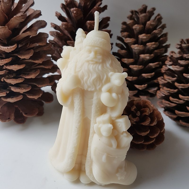 Handmade beeswax candle - Santa and the Stocking - เทียน/เชิงเทียน - ขี้ผึ้ง สีเหลือง