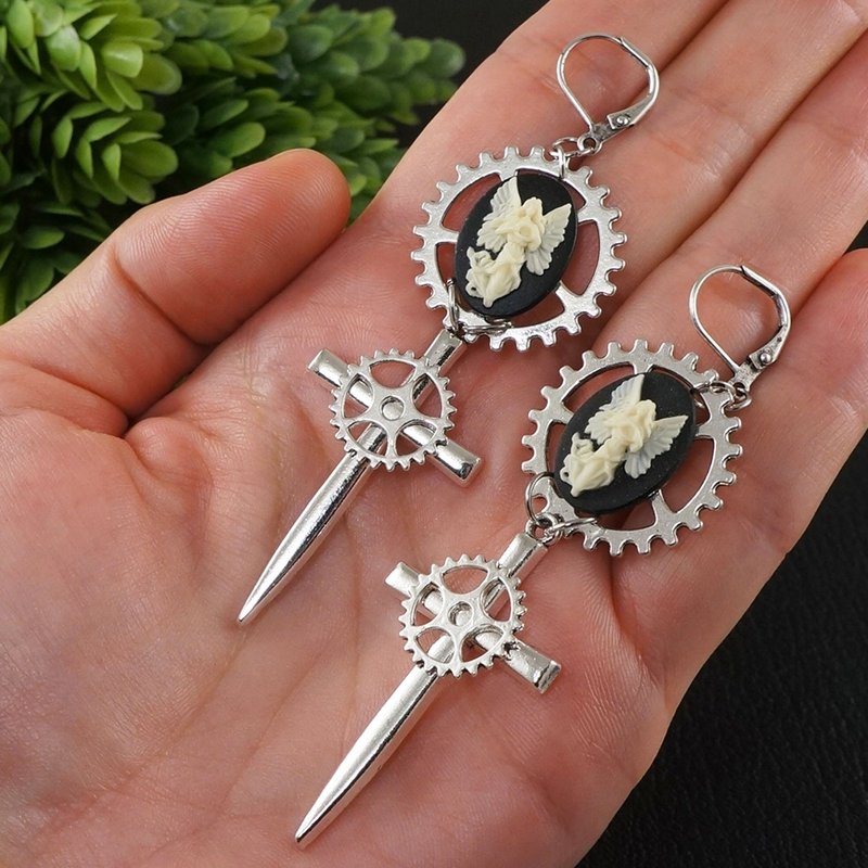 Steampunk Angel Cameo Silver Gears Sword Dagger Knife Blade Earrings Jewelry - 耳環/耳夾/耳骨夾 - 其他金屬 銀色