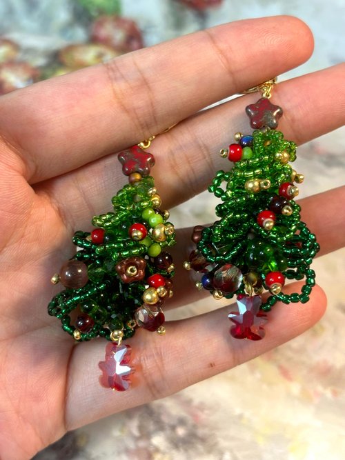 クリスマスツリー 手作りランプワーク♡キュービック ジルコニア スター☆ピアス クリスマス ツリー ピアス ビーズステッチ ブラック デリカ