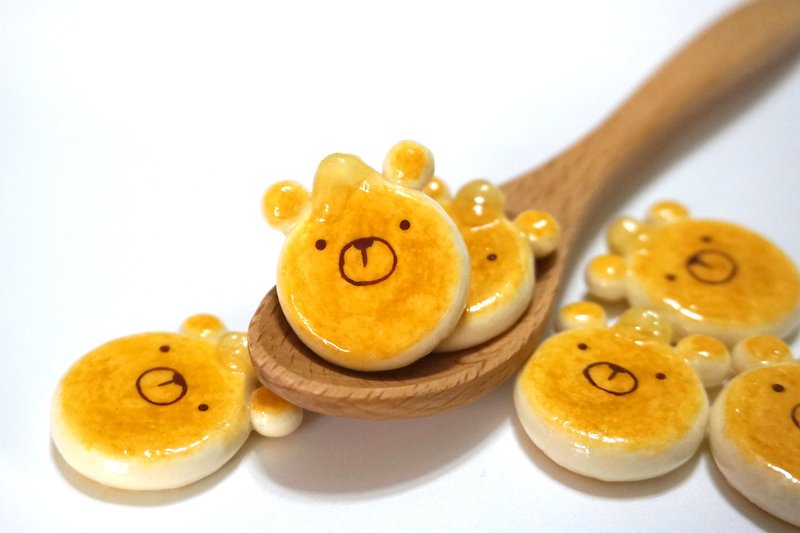HealingKuma Collection Bear Pancake Brooch | Simulation Mini Food Accessories - Badges & Pins - Clay Orange