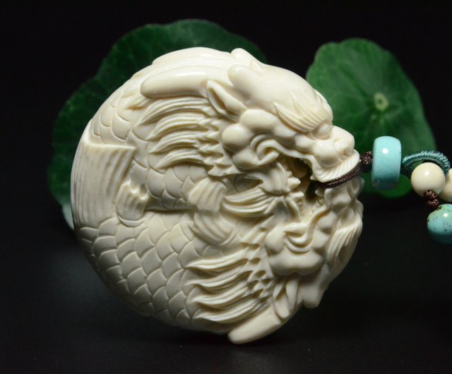 天然マンモス牙美しい手作り彫刻龍戯珠置物 天然マンモス牙美しい