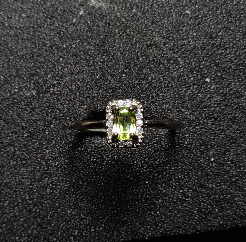 The peridot round ring - General Rings - Gemstone 