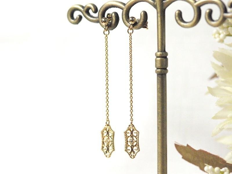 [Made to order] Tsukinofune Long swaying earrings / K10YG diamond - Earrings & Clip-ons - Precious Metals Gold