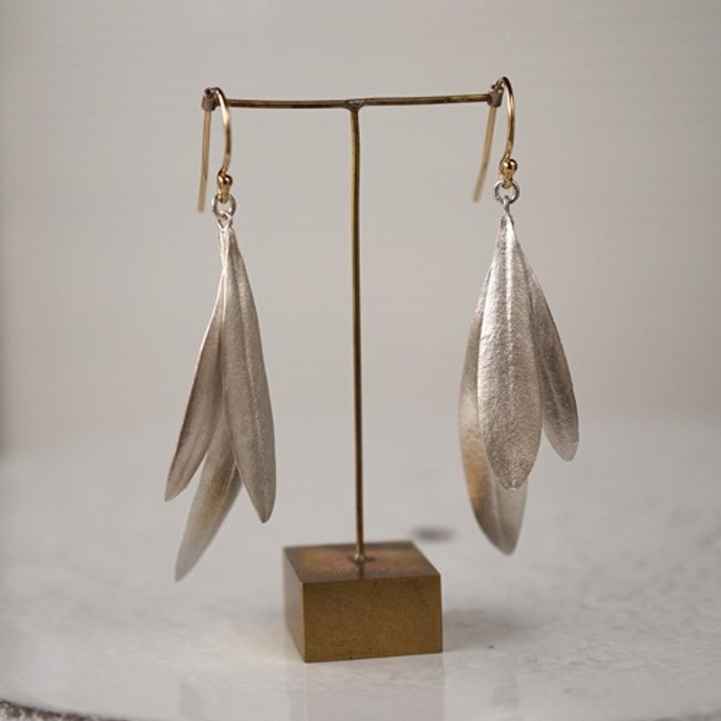Olive leaves earrings {EP050SV} - 耳環/耳夾/耳骨夾 - 其他金屬 
