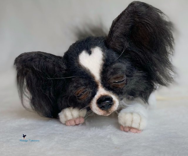 パピヨンの子犬、リアルなおもちゃ、ペットのポートレート