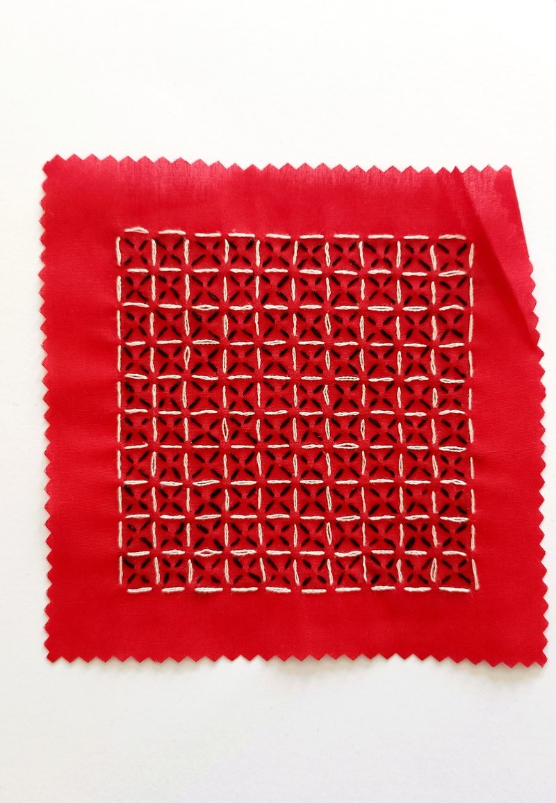 Sashiko patch on a red. - 編織/刺繡/羊毛氈/縫紉 - 棉．麻 藍色