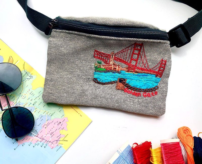 腰包  刺绣腰包 手工刺绣 Hand embroidered fanny pack Hip bag with embroidery Travel bag - กระเป๋าแมสเซนเจอร์ - ผ้าฝ้าย/ผ้าลินิน หลากหลายสี