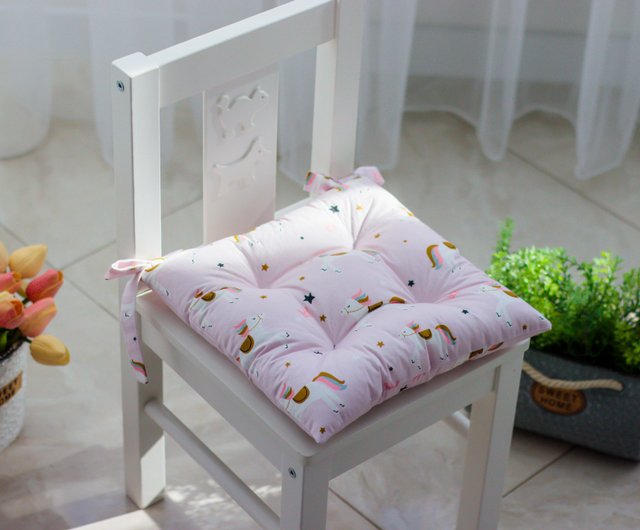 Children's chair 2024 cushions