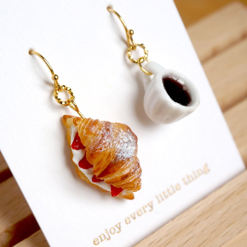 Strawberry cream croissant (strawberry cream croissant). Served with hot coffee. Handmade earrings - Earrings & Clip-ons - Resin Red