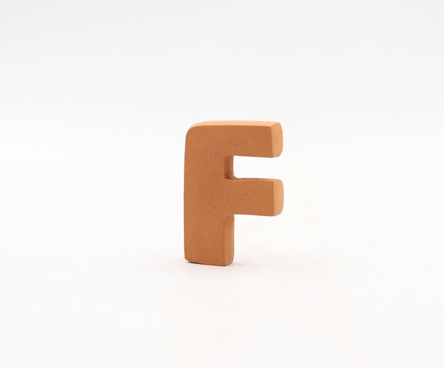 アルファベット参考画像その3 Amazon | 木製 アルファベット 切り抜き 文字 3cm (厚さ6mm