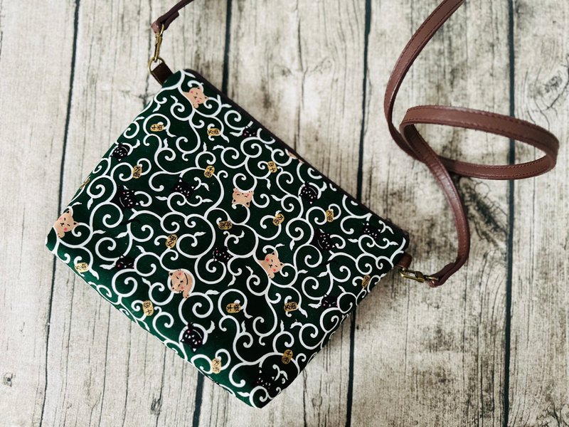 Elegant Japanese-Style Cat Pattern Cross-Body Bag - กระเป๋าแมสเซนเจอร์ - ผ้าฝ้าย/ผ้าลินิน สีเขียว