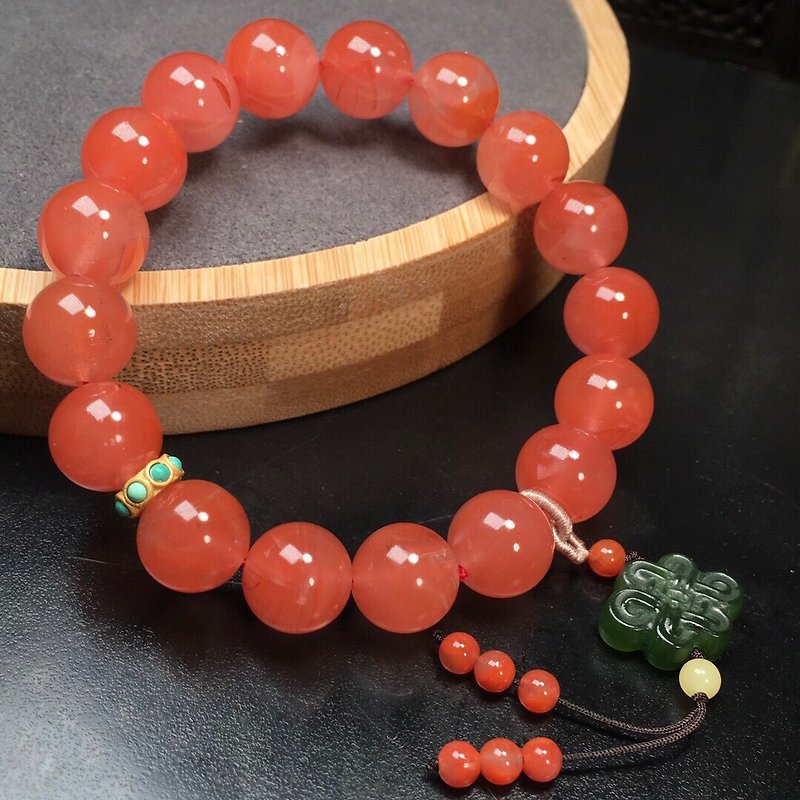 Boutique Sichuan Nanhong cherry red bracelet with bright color wearing Nanhong can dredge blood circulation - สร้อยข้อมือ - คริสตัล 